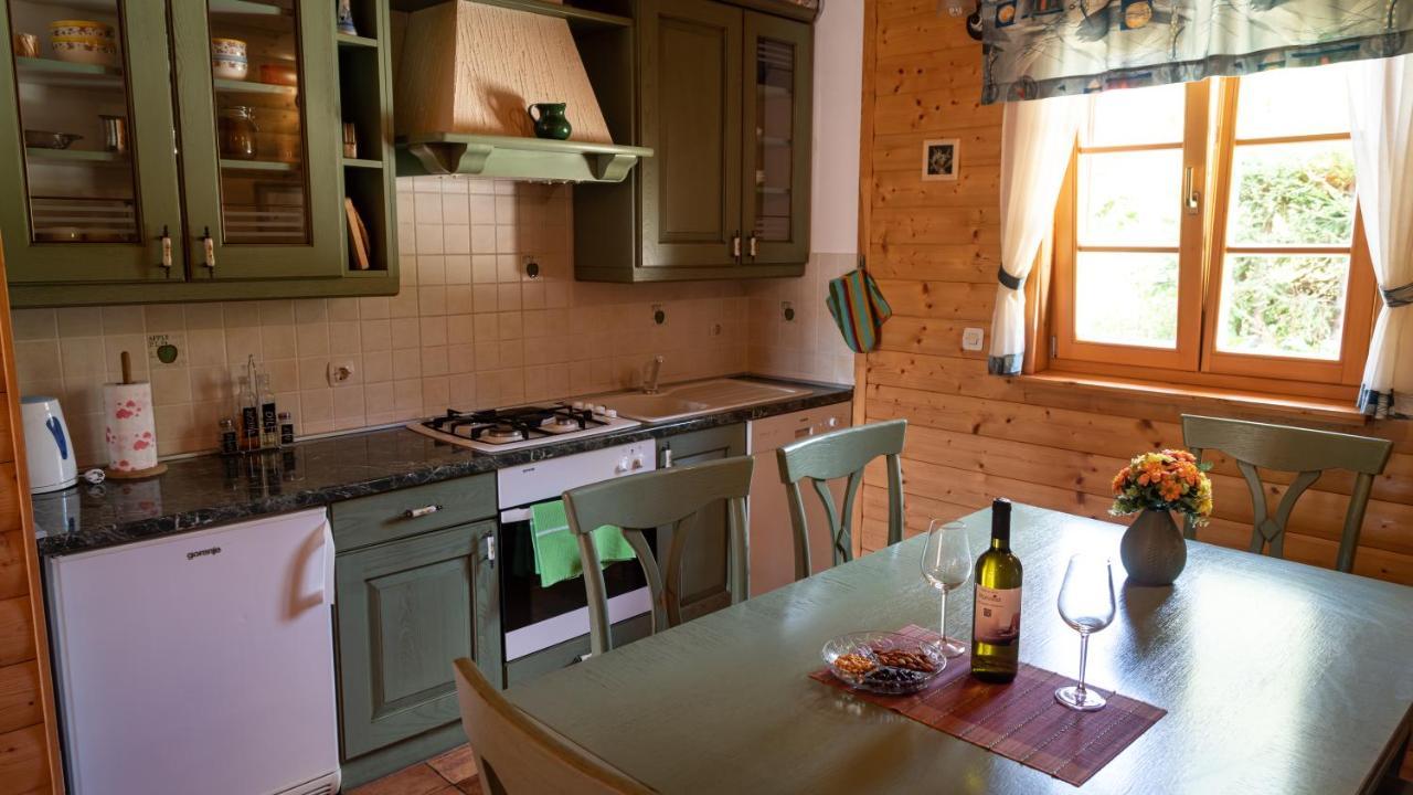 Chalets Runolist Crni Lug Exterior photo